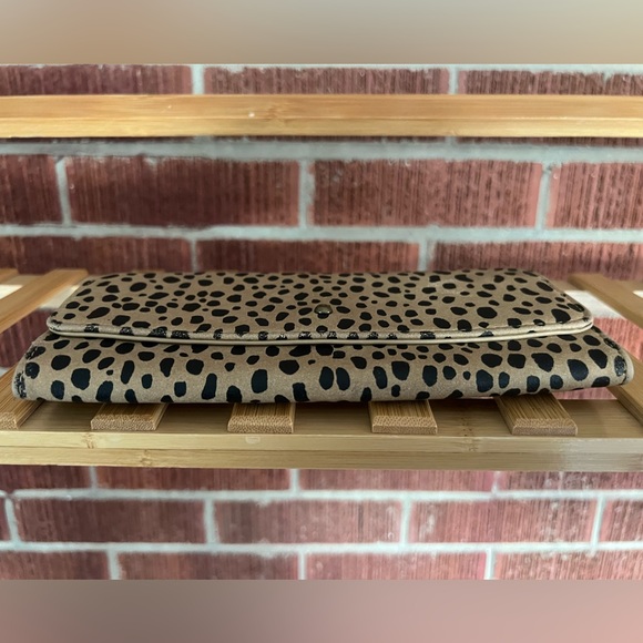 Universal Thread wallet - Picture 2 of 7